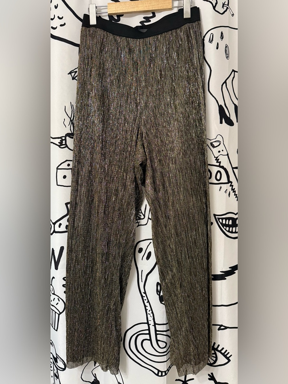 PENN Penningtons Metallic Wide-Leg Pants in Black and Gold